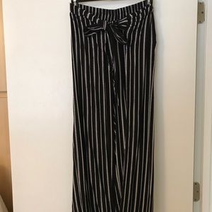 Drape trowsers with sexy slit